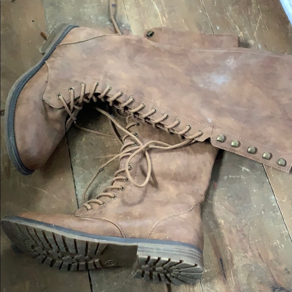 Mossimo lace up boots
